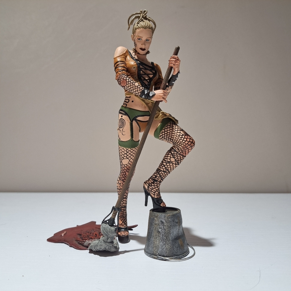 Spawn McFarlane Toys Gretel Twisted Fairy Tales Figure 2005 out of box